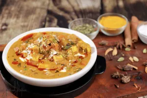 Veg Korma & Parantha Combo