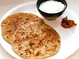 Onion parantha with Curd & Pickle