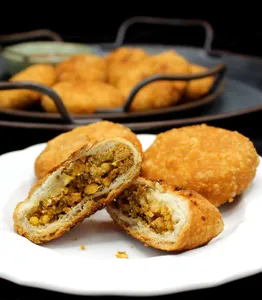 KHASTA KACHORI 1 PCS
