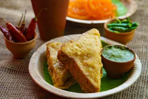 BREAD PAKORA  CHAI COMBO