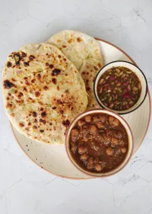MIX VEG  KULCHA WITH CHOLE AND TAMRIND CHUTNEY