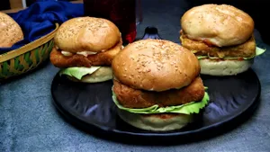 PANEER MAKHANI DESI BURGER