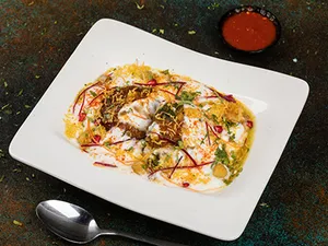 ALOO TIKKI CHOLE DAHIWALE