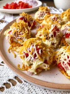 CHEESE SEV PURI