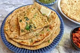 TAWA PANEER PRANTHA WITH CURD & PICKLE