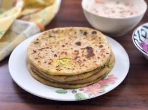Aloo onion parantha with Curd & Pickle